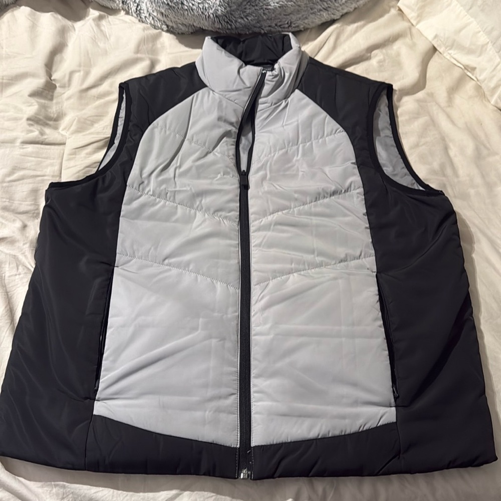 Perry Ellis puffer vest